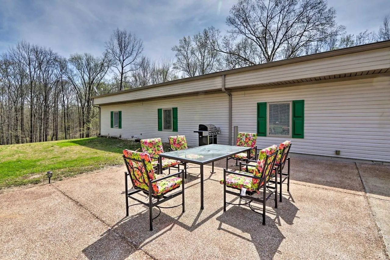 Casa vacanze Quiet Memphis Home On 20 Acres 10 Mi To Downtown!